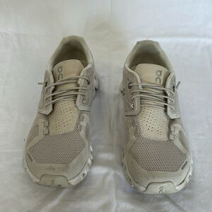 ON cloud 5 shoes pearl/ white